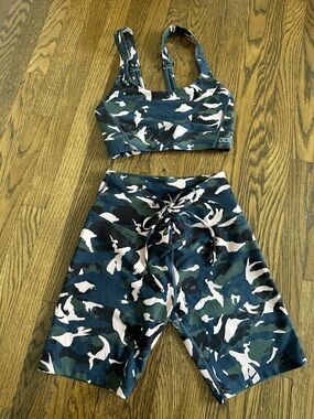 Lorna Jane workout set